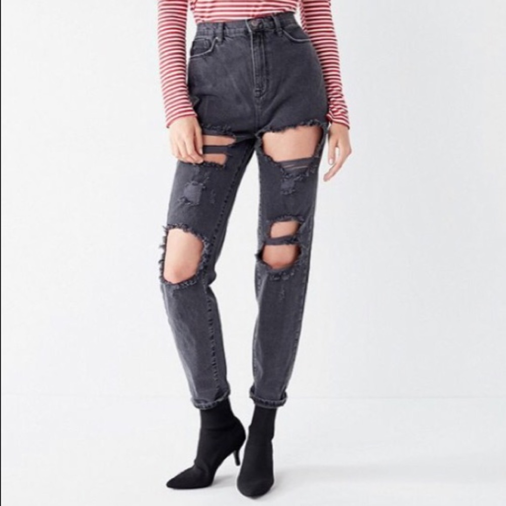 Black ripped mom jeans